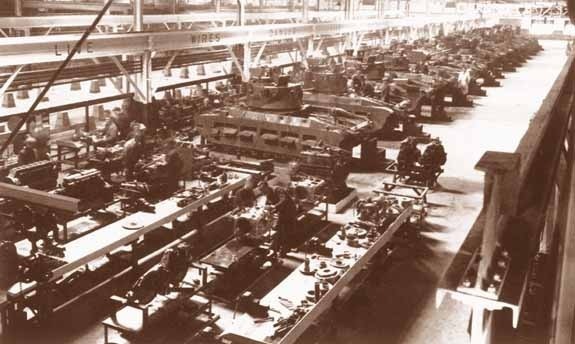 <I> Under kriget sysslade man bl.a. med reparation och underhll av Matilda tanks p Abingdonfabriken. 
</I>