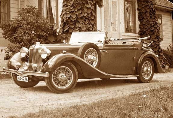 <I> Denna M.G. WA Tickford Drophead Coup 1939, gdes p 50-talet av Walle Smedberg, Rstnga. Bilen exporterades till USA p 50-talet, men finns idag i Holland.  Walle Smedberg</I>